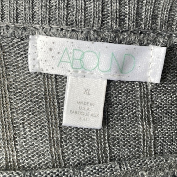 Abound women’s Gray Black stripe long sleeve crop top Sz XL NWT - Picture 2 of 4